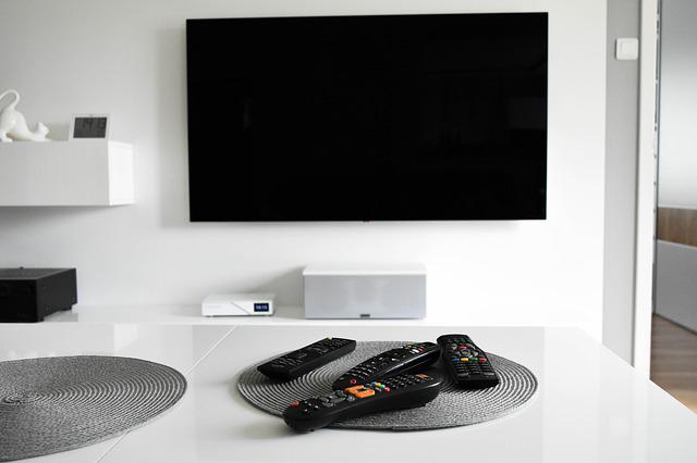 tv-set-4308538_640